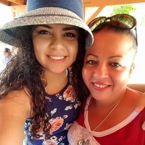 Meet your Posher, Karla melina